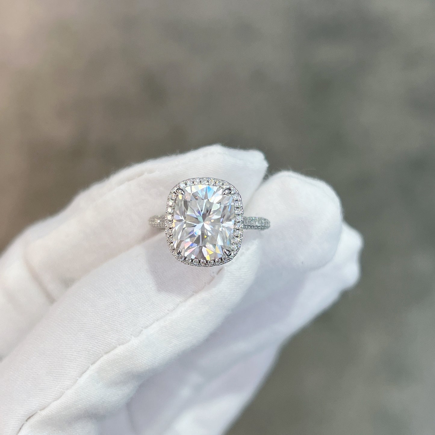 Oval Cushion Cut Moissanite Ring Pave Engagement Ring 速卖通eBay跨境代发 5克拉9*11枕形全莫桑石D色S925银镀18k金戒指